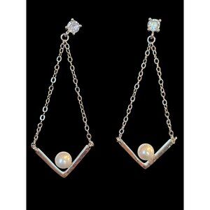 Silver/Chain/Pearl V Dangle Earring - marionat